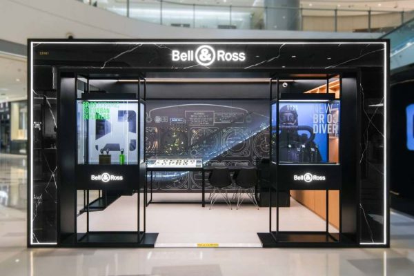 Bell ＆ Ross 柏莱士全新精品店亮相成都IFS商圈核心位置