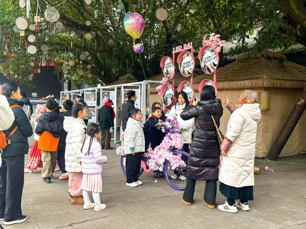 《簪花倾城·镜遇洛带 》  洛带古镇簪花摄影大赛暨展览活动圆满举办