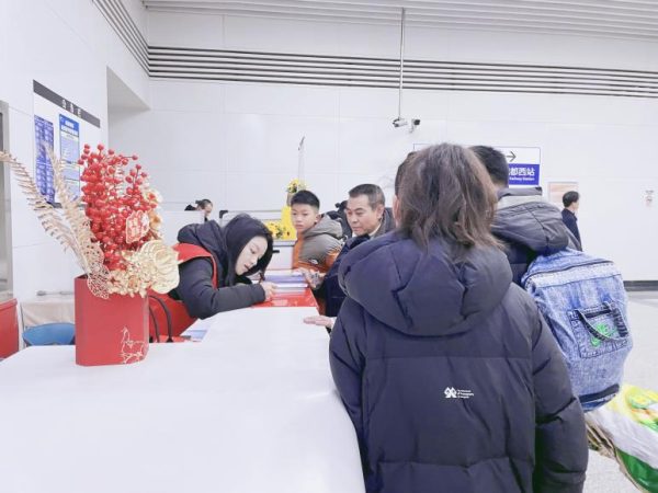 青春同行 情暖榕城 中建六局发展公司青年志愿…